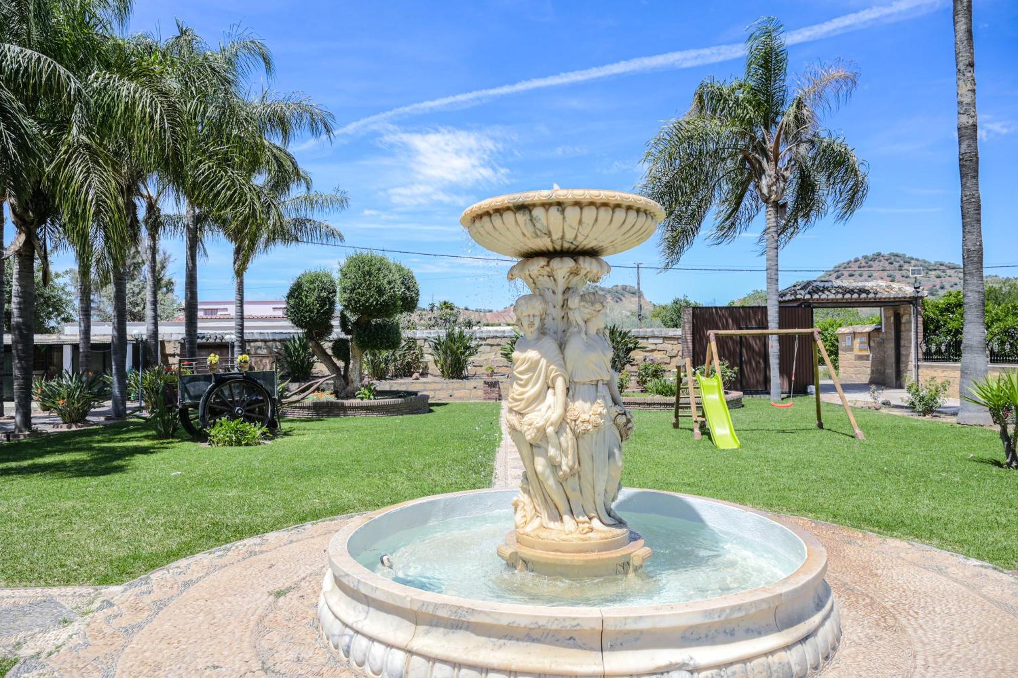 Holiday home Amplia Con Precioso Jardin Cerca De Capital. Malaga