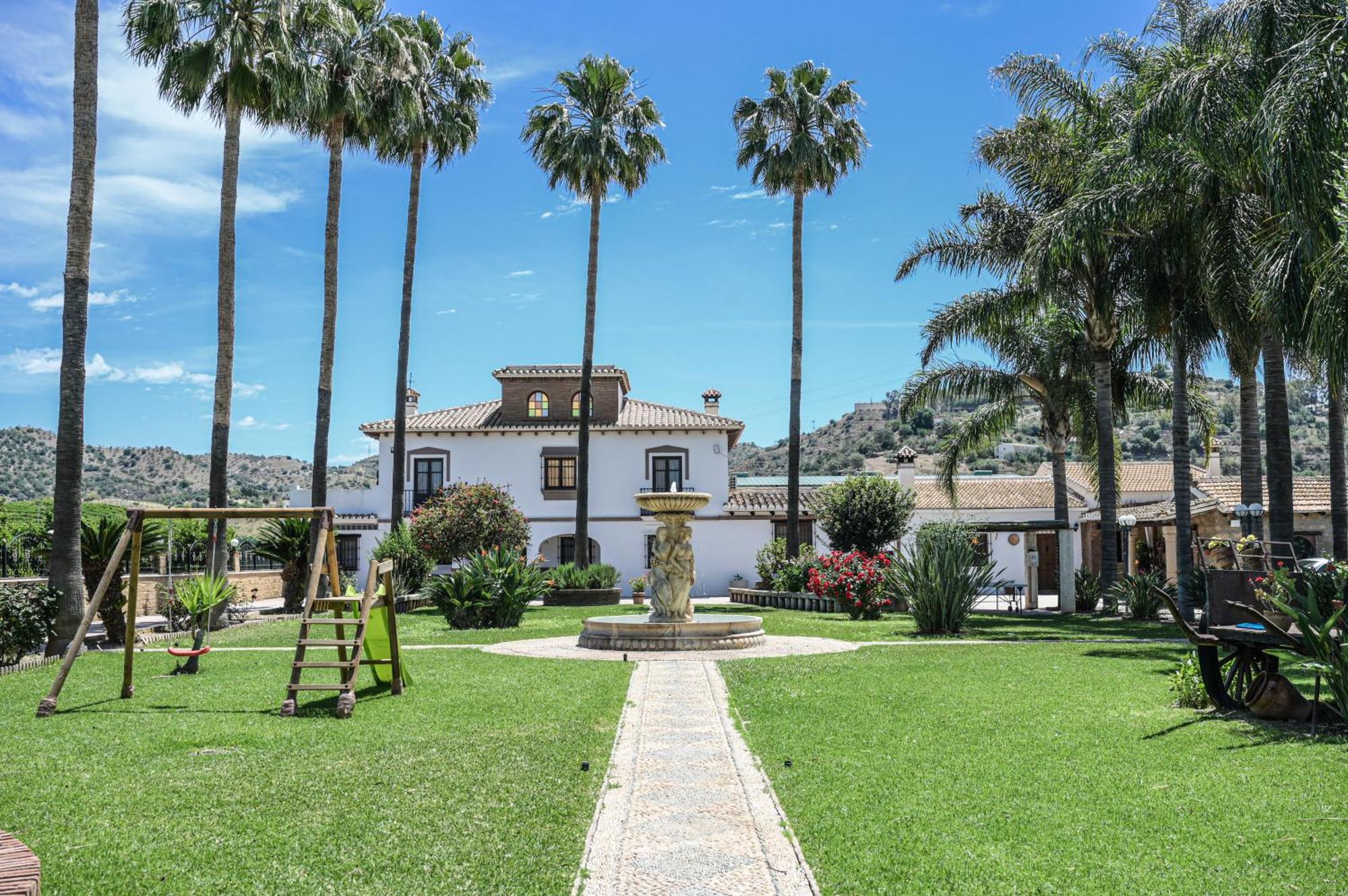 Holiday home Amplia Con Precioso Jardin Cerca De Capital.