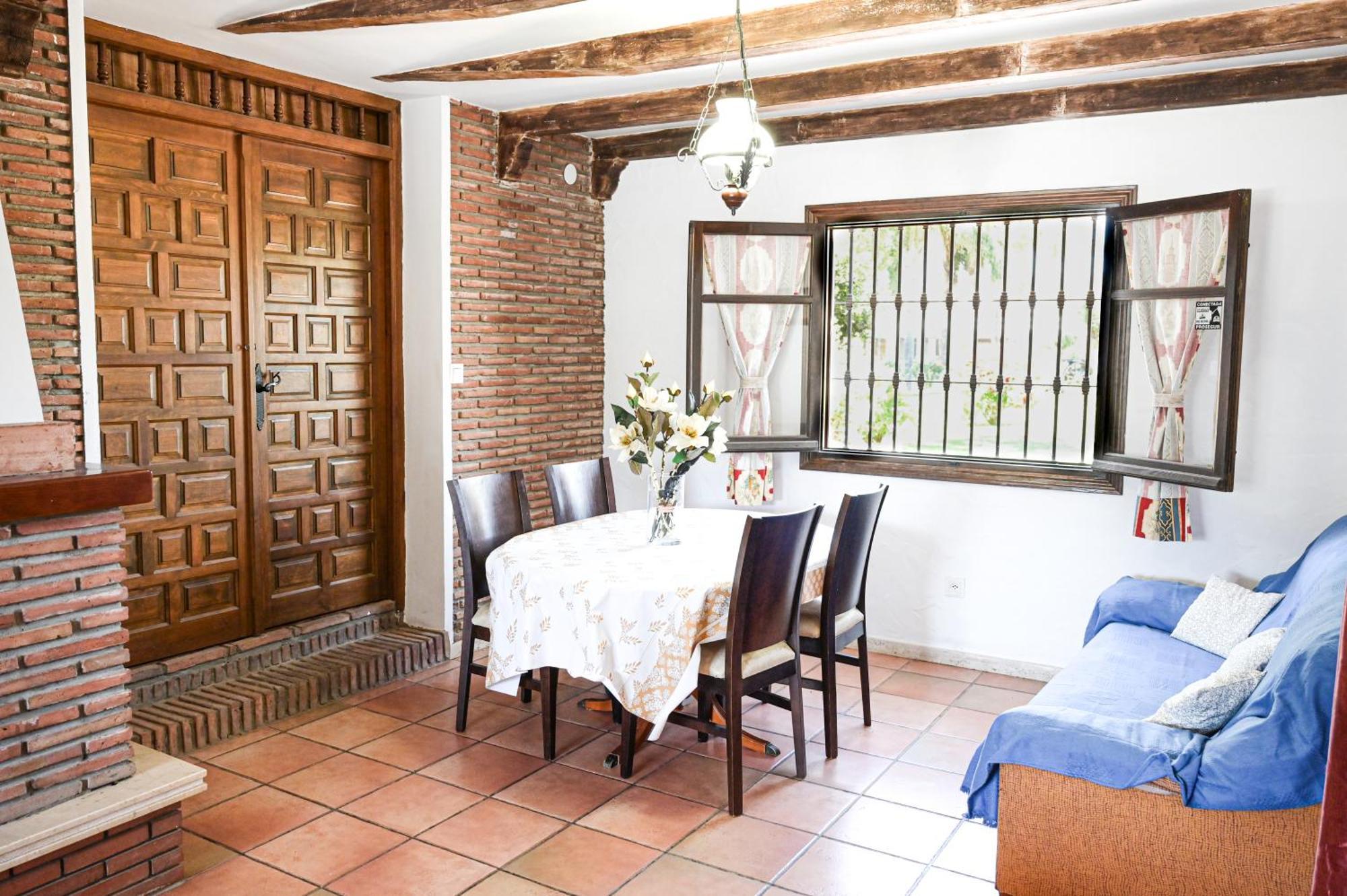 Amplia Con Precioso Jardin Cerca De Capital. Holiday home *