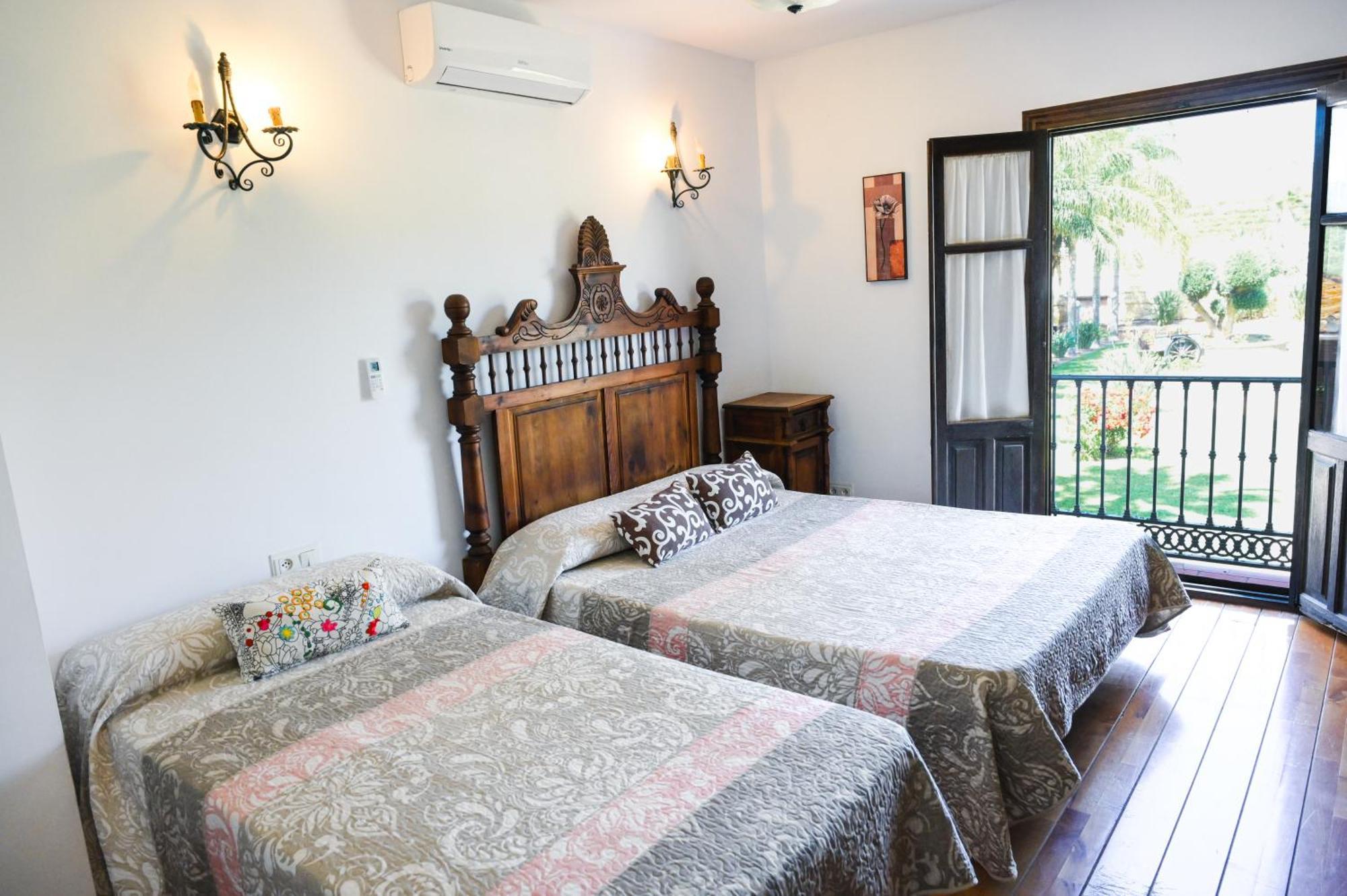 Holiday home Amplia Con Precioso Jardin Cerca De Capital. Malaga